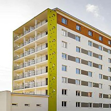 Moderny Apartman S Parkovanim براتسيلافا المظهر الخارجي الصورة