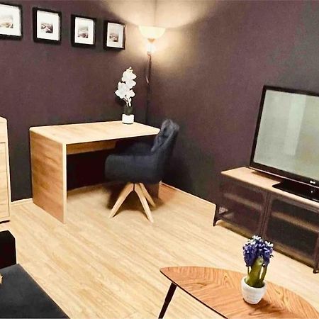 Moderny Apartman S Parkovanim براتسيلافا المظهر الخارجي الصورة
