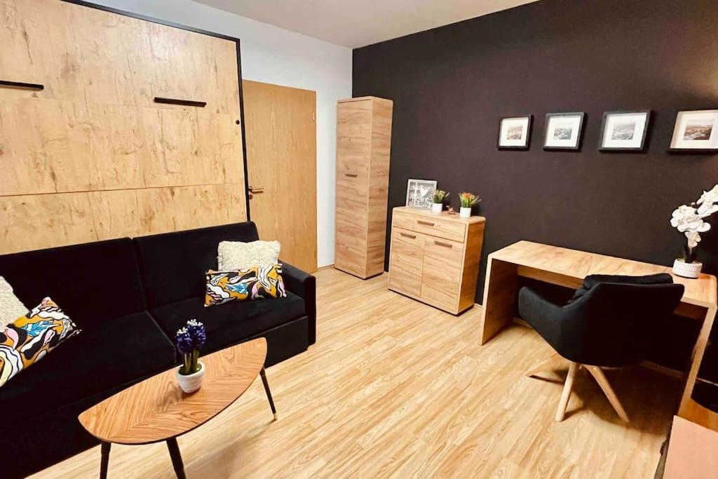 Moderny Apartman S Parkovanim براتسيلافا المظهر الخارجي الصورة