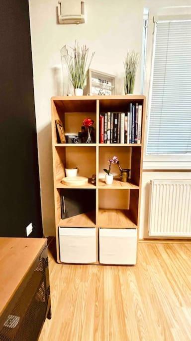 Moderny Apartman S Parkovanim براتسيلافا المظهر الخارجي الصورة